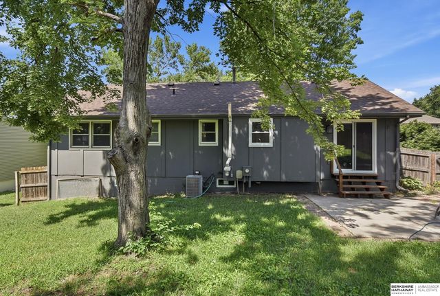 15123 Fieldcrest Drive, Omaha, NE 68154