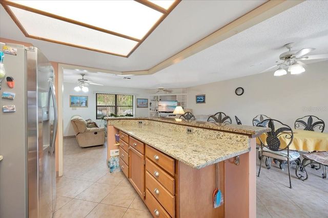 711 E FREDERICK AVE, Dundee, FL 33838