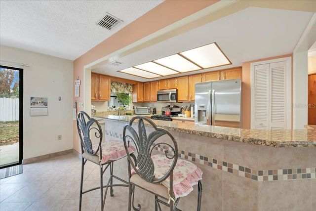 711 E FREDERICK AVE, Dundee, FL 33838