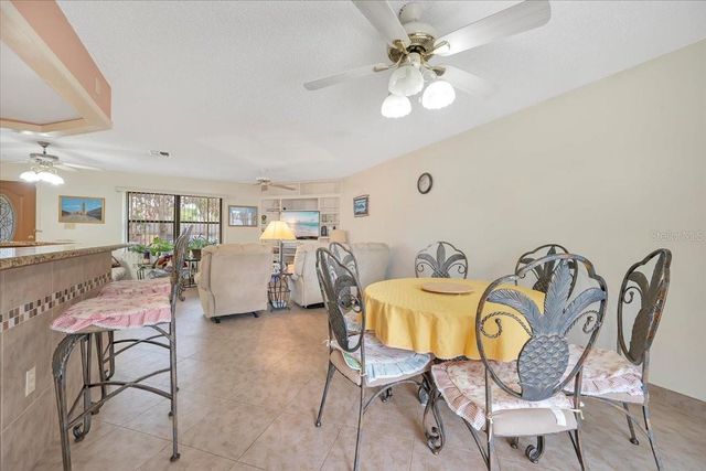 711 E FREDERICK AVE, Dundee, FL 33838