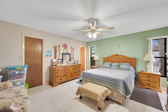 711 E FREDERICK AVE, Dundee, FL 33838