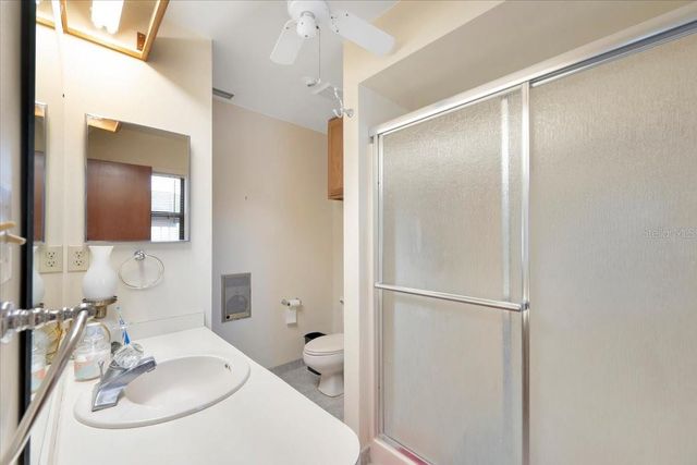 711 E FREDERICK AVE, Dundee, FL 33838