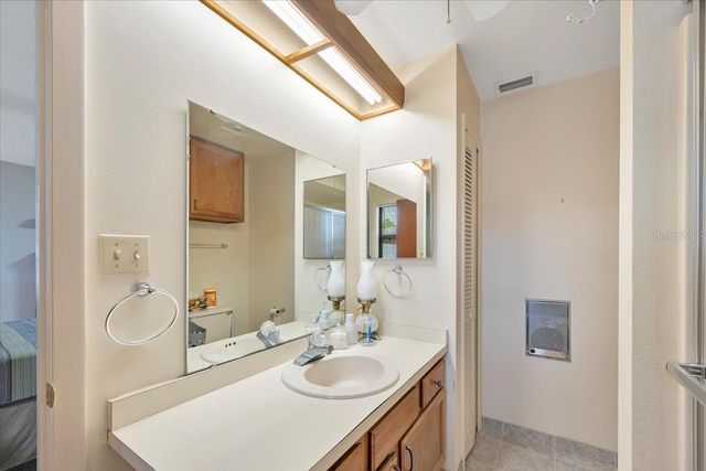 711 E FREDERICK AVE, Dundee, FL 33838