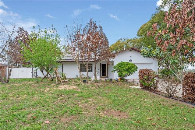 711 E FREDERICK AVE, Dundee, FL 33838