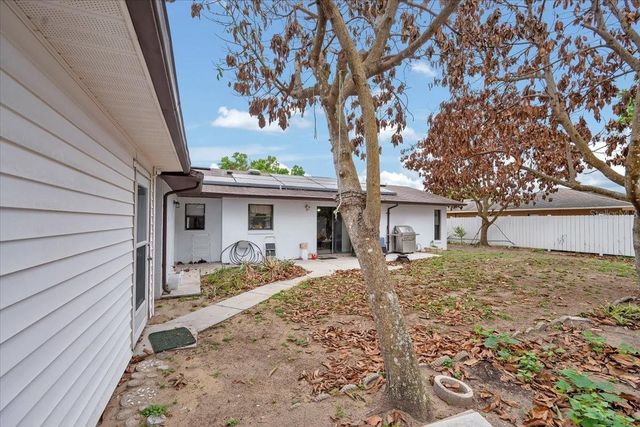 711 E FREDERICK AVE, Dundee, FL 33838