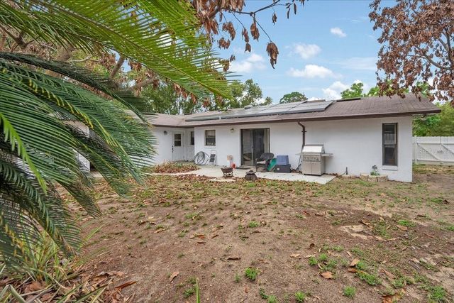 711 E FREDERICK AVE, Dundee, FL 33838