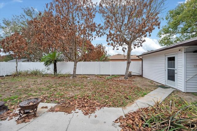 711 E FREDERICK AVE, Dundee, FL 33838