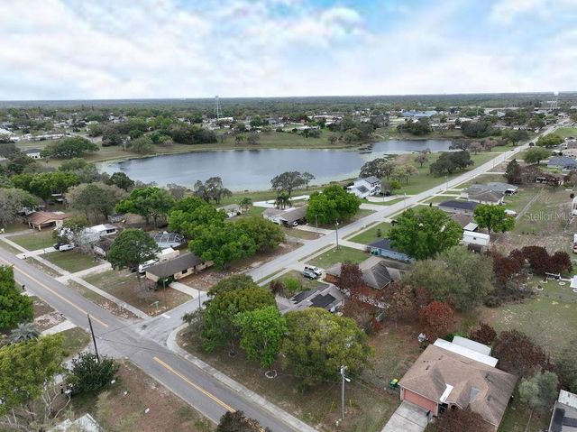 711 E FREDERICK AVE, Dundee, FL 33838