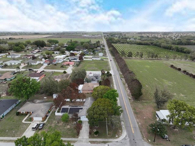 711 E FREDERICK AVE, Dundee, FL 33838