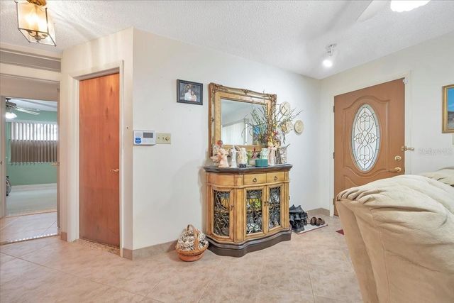 711 E FREDERICK AVE, Dundee, FL 33838