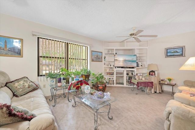 711 E FREDERICK AVE, Dundee, FL 33838