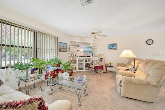 711 E FREDERICK AVE, Dundee, FL 33838