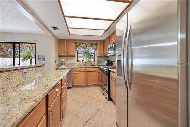 711 E FREDERICK AVE, Dundee, FL 33838