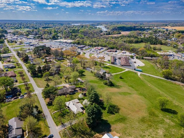 401 E Petty Ln, Winchester, TN 37398