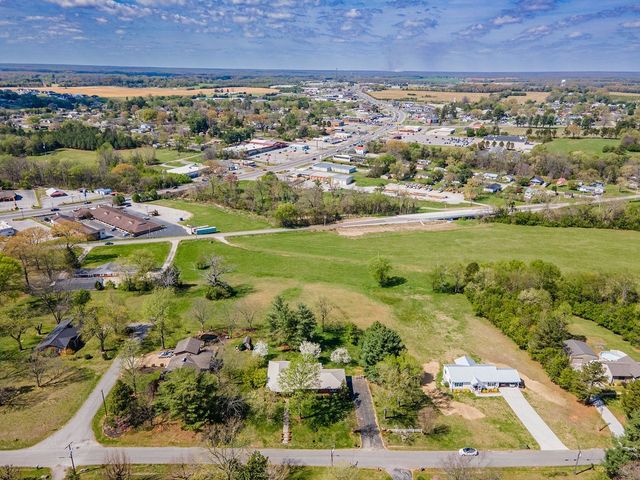 401 E Petty Ln, Winchester, TN 37398