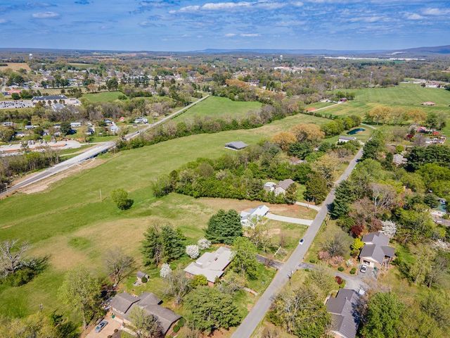 401 E Petty Ln, Winchester, TN 37398