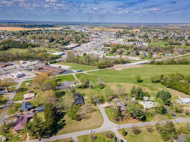 401 E Petty Ln, Winchester, TN 37398