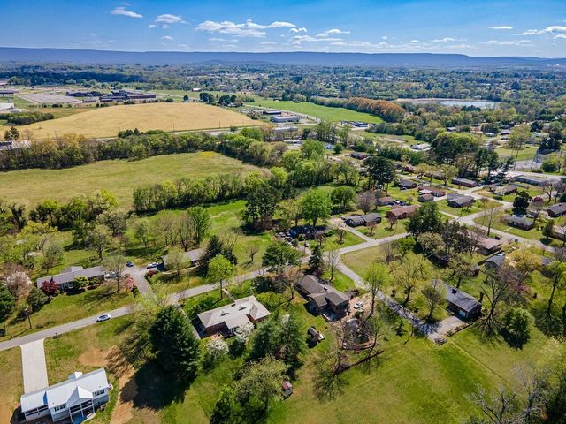 401 E Petty Ln, Winchester, TN 37398