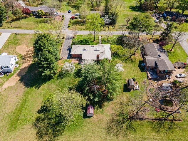 401 E Petty Ln, Winchester, TN 37398
