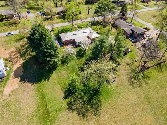 401 E Petty Ln, Winchester, TN 37398