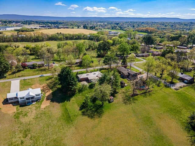 401 E Petty Ln, Winchester, TN 37398