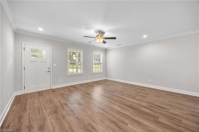 204 Quail Drive, Winston-salem, NC 27105