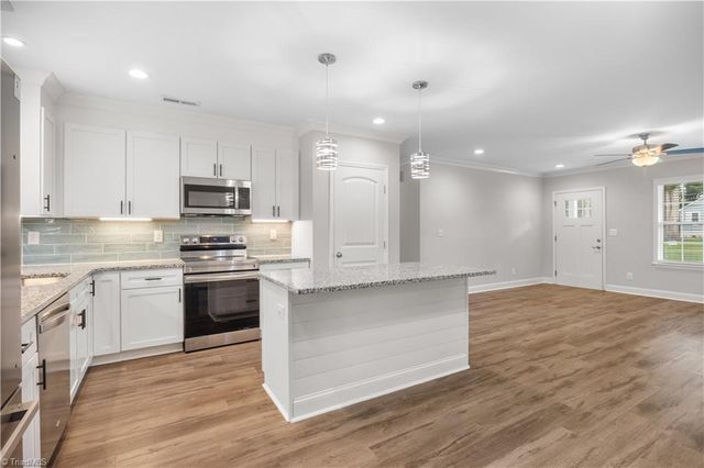 204 Quail Drive, Winston-salem, NC 27105