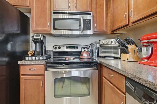 28304 Adler Park Drive, New Baltimore, MI 48051