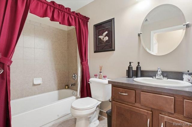 28304 Adler Park Drive, New Baltimore, MI 48051