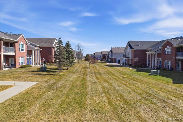 28304 Adler Park Drive, New Baltimore, MI 48051