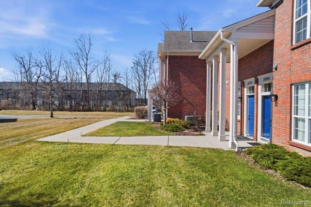 28304 Adler Park Drive, New Baltimore, MI 48051