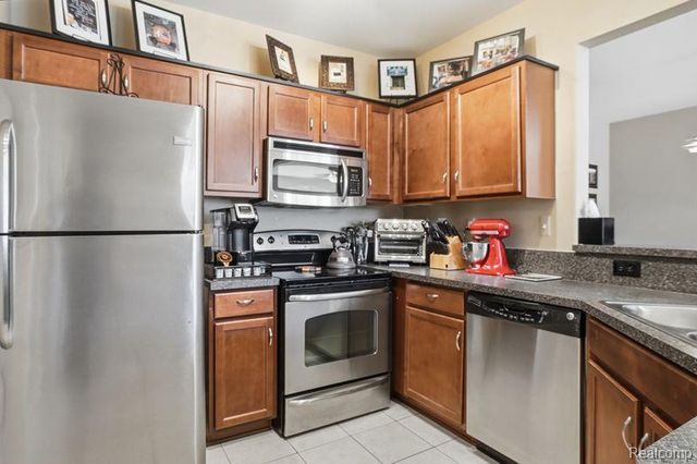 28304 Adler Park Drive, New Baltimore, MI 48051