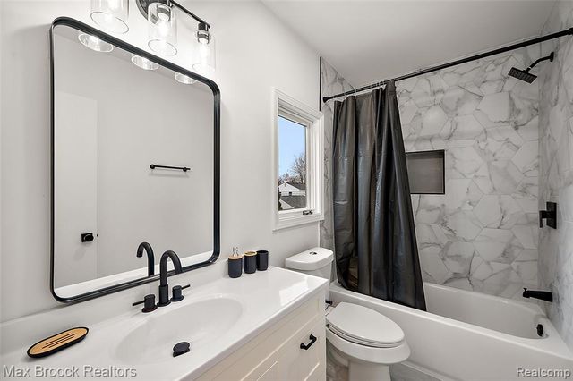 38033 Cherry Lane, Harrison Twp, MI 48045