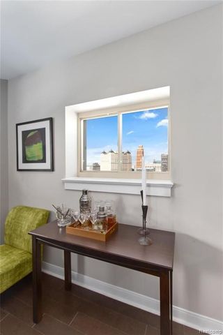 525 W Lafayette Boulevard 21B, Detroit, MI 48226