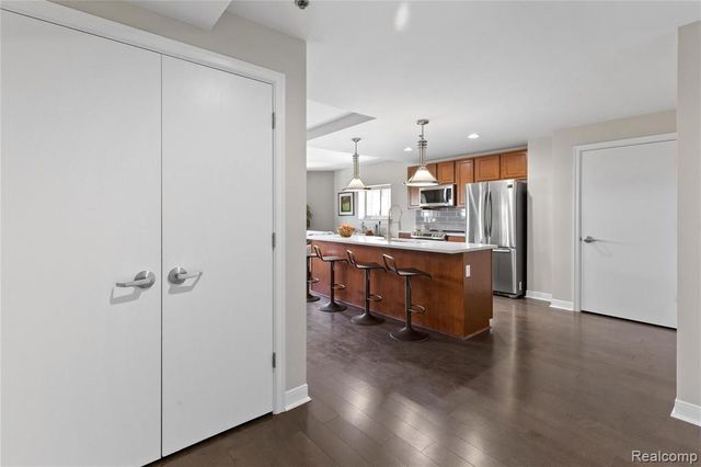 525 W Lafayette Boulevard 21B, Detroit, MI 48226