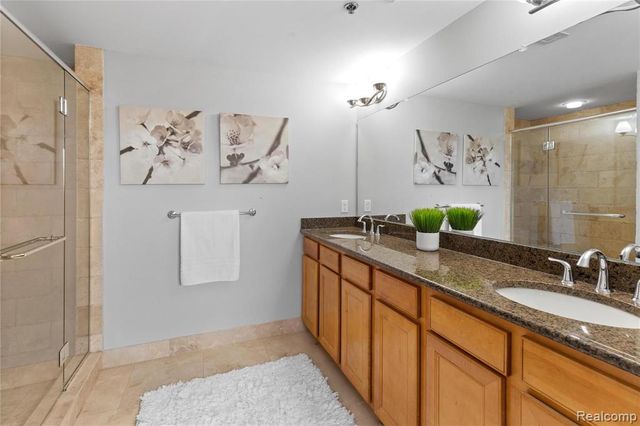 525 W Lafayette Boulevard 21B, Detroit, MI 48226