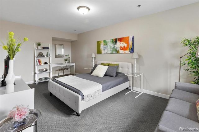 525 W Lafayette Boulevard 21B, Detroit, MI 48226