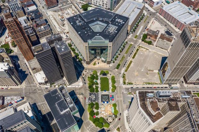 525 W Lafayette Boulevard 21B, Detroit, MI 48226