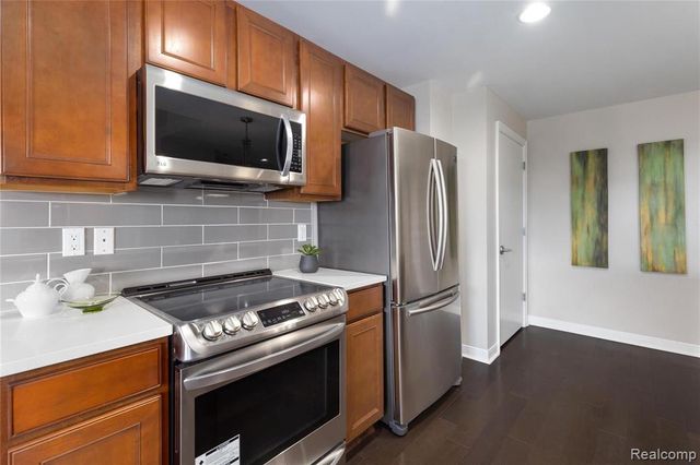 525 W Lafayette Boulevard 21B, Detroit, MI 48226