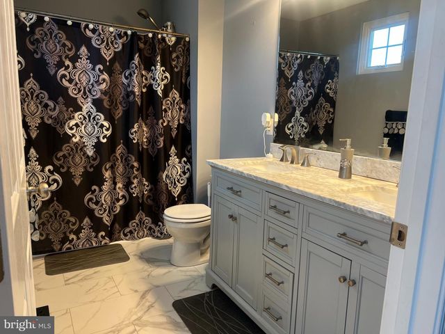 114 E CAYHILL LN, Smyrna, DE 19977