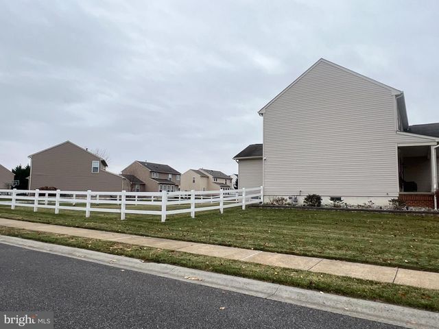 114 E CAYHILL LN, Smyrna, DE 19977