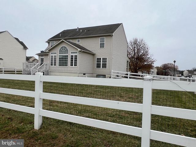 114 E CAYHILL LN, Smyrna, DE 19977