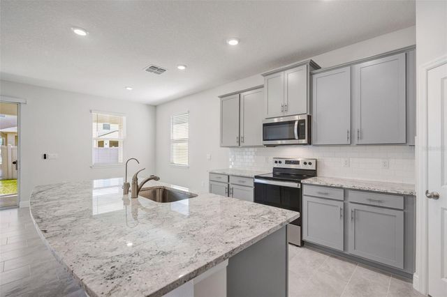 2518 CHAPEL OAK BEND, Wesley Chapel, FL 33543