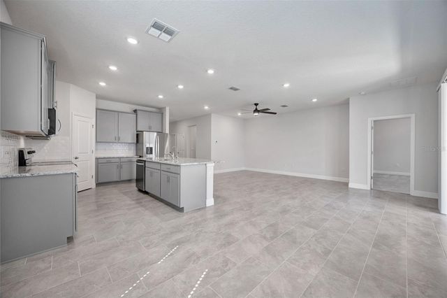 2518 CHAPEL OAK BEND, Wesley Chapel, FL 33543