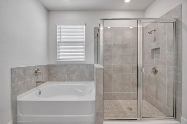 2518 CHAPEL OAK BEND, Wesley Chapel, FL 33543