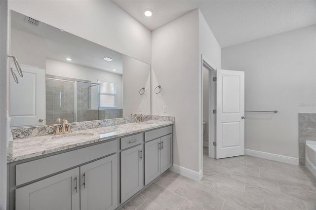 2518 CHAPEL OAK BEND, Wesley Chapel, FL 33543