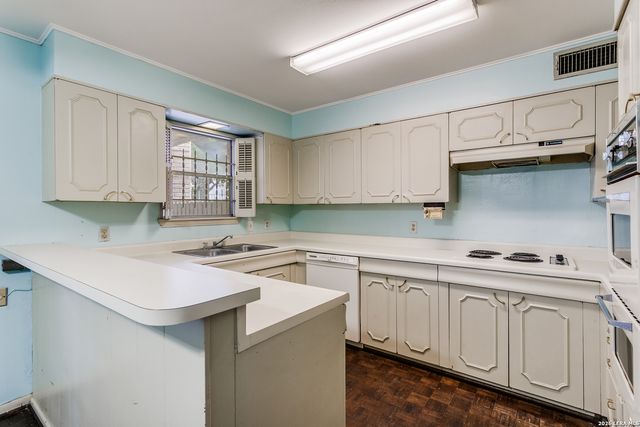 102 Ruelle 106 C, San Antonio, TX 78209