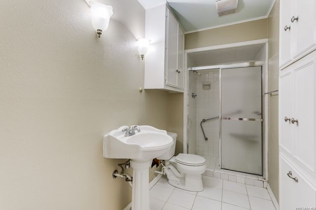 102 Ruelle 106 C, San Antonio, TX 78209