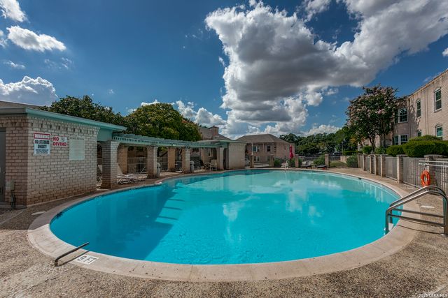 102 Ruelle 106 C, San Antonio, TX 78209