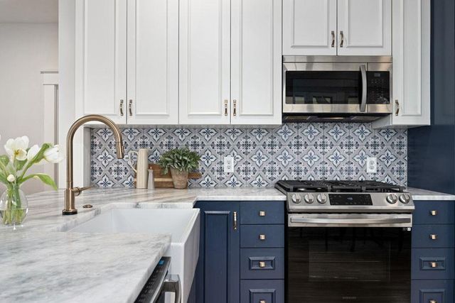 807 W 30th ST, Austin, TX 78705